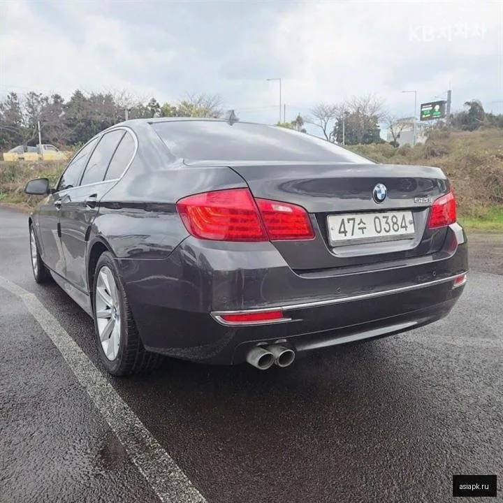 BMW 5-Series 4