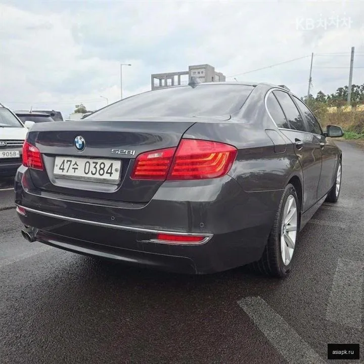 BMW 5-Series 3