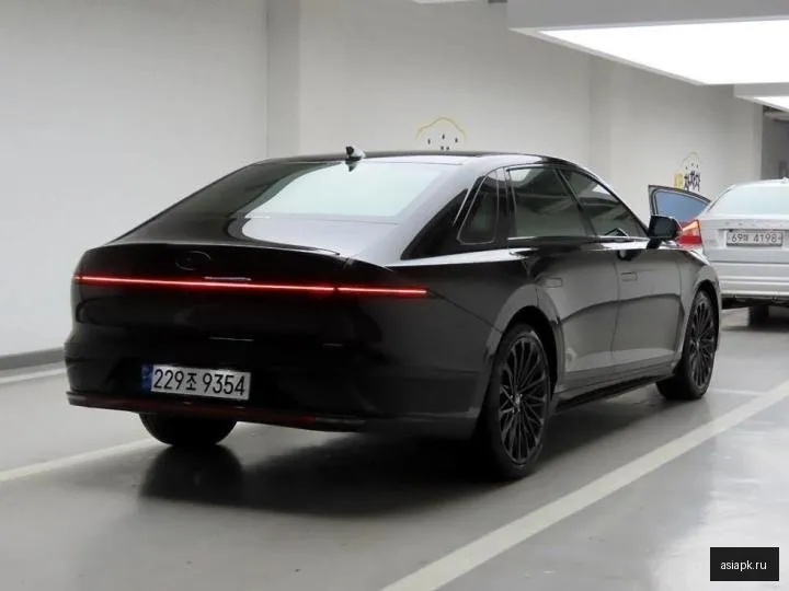 Hyundai Grandeur 4