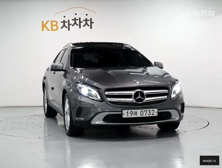 Mercedes-Benz GLA-Class 2