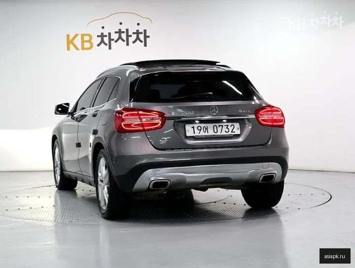 Mercedes-Benz GLA-Class 4