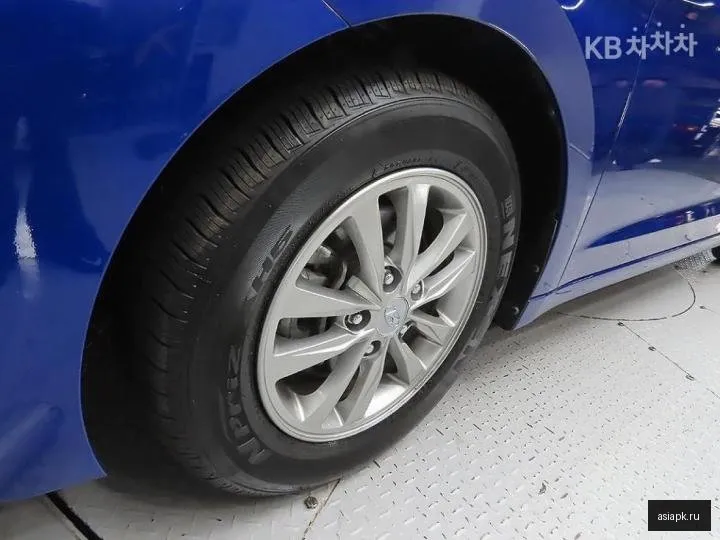 Hyundai Avante 5