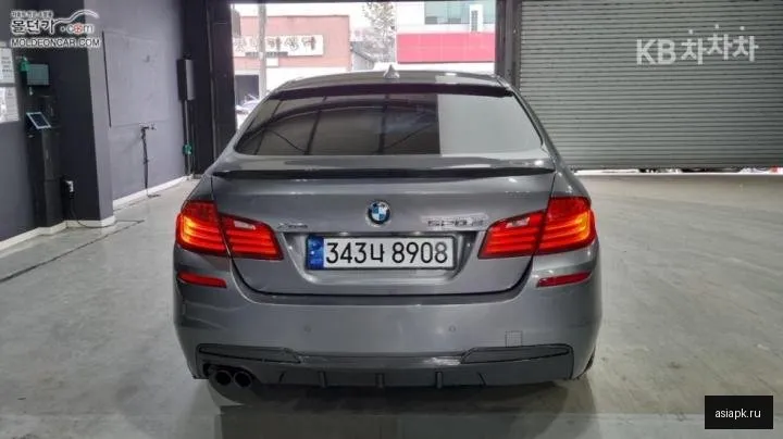 BMW 5-Series 4