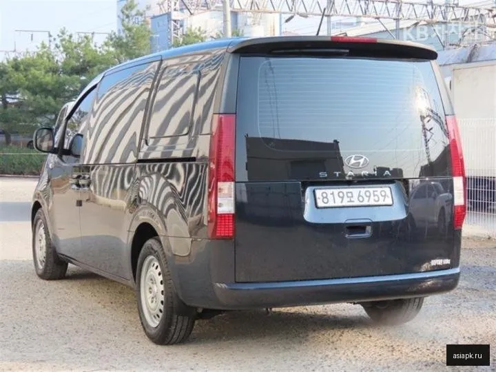 Hyundai Staria 3