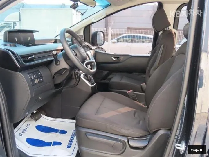 Hyundai Staria 6