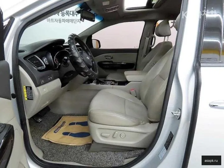 Kia Carnival 5