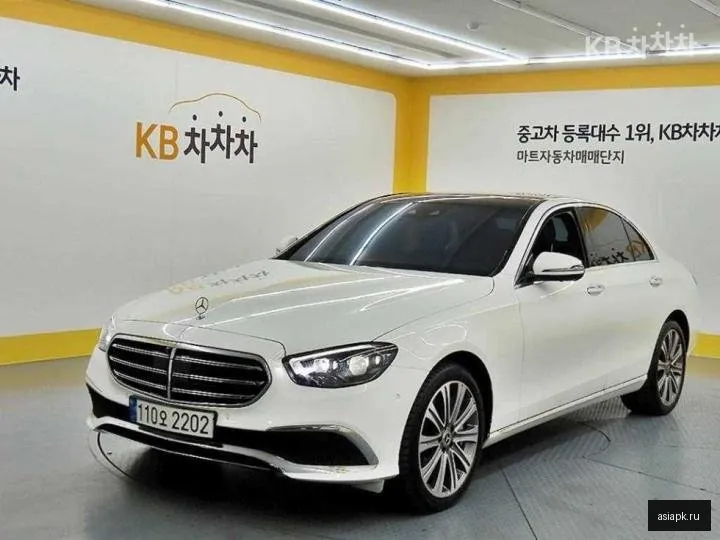 Mercedes-Benz E-Class 2