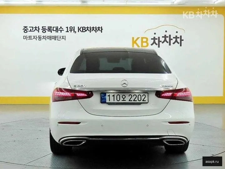 Mercedes-Benz E-Class 3