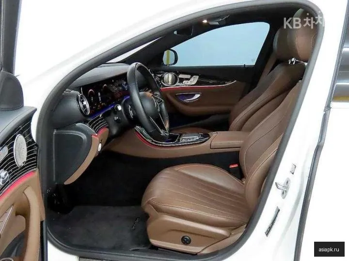 Mercedes-Benz E-Class 5