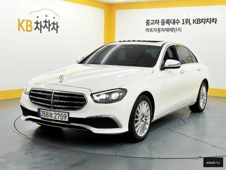Mercedes-Benz E-Class 2