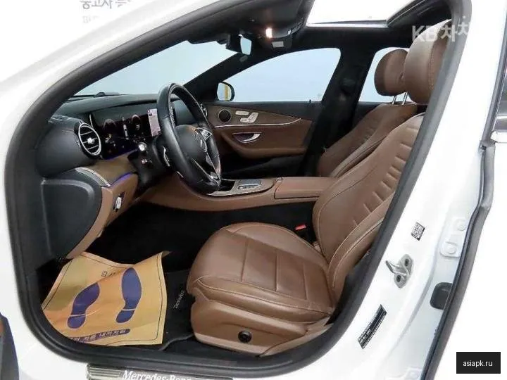 Mercedes-Benz E-Class 5