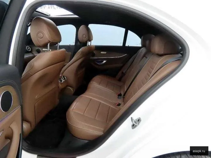 Mercedes-Benz E-Class 6