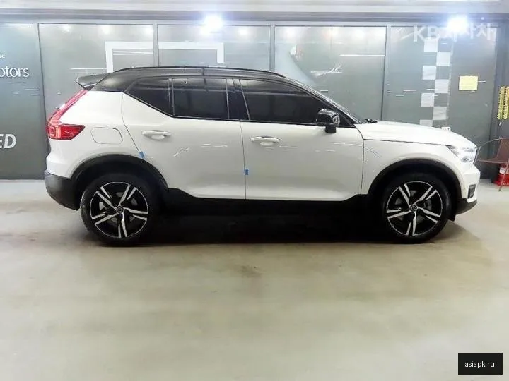 Volvo XC40 3