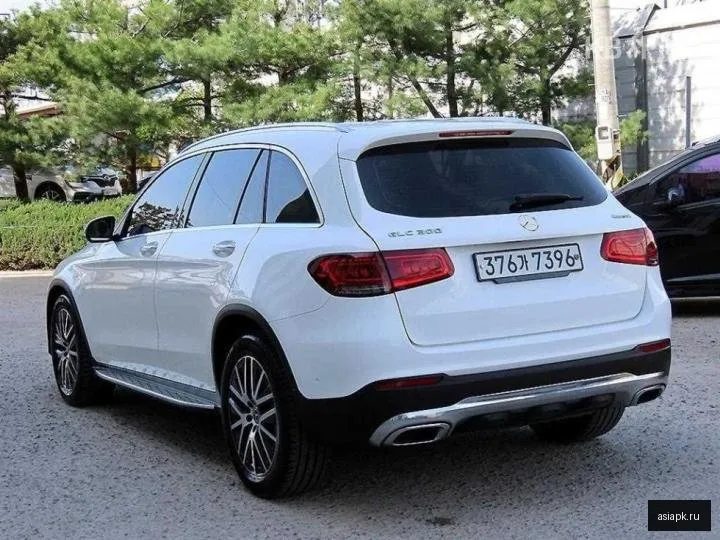 Mercedes-Benz GLC-Class 3