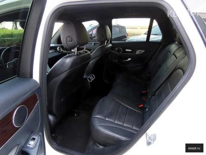 Mercedes-Benz GLC-Class 6