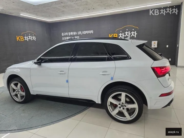 Audi SQ5 4