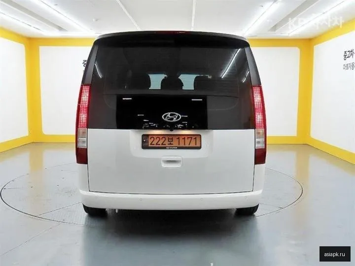 Hyundai Staria 3