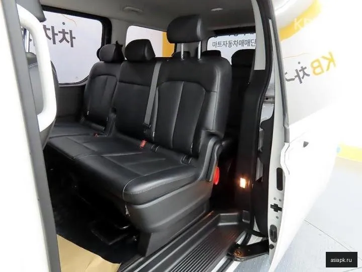 Hyundai Staria 6