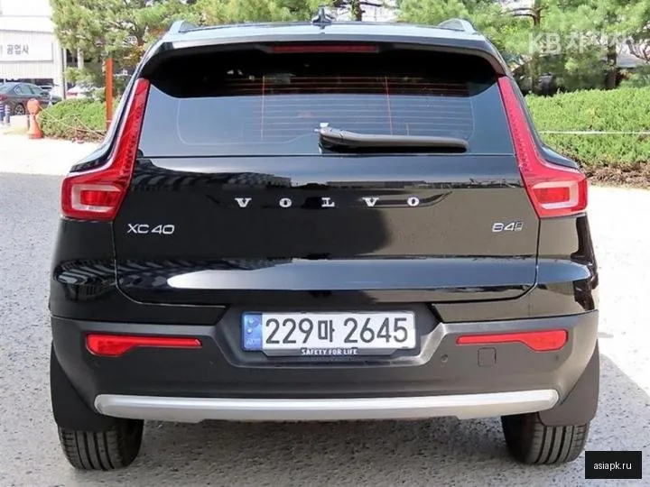Volvo XC40 4
