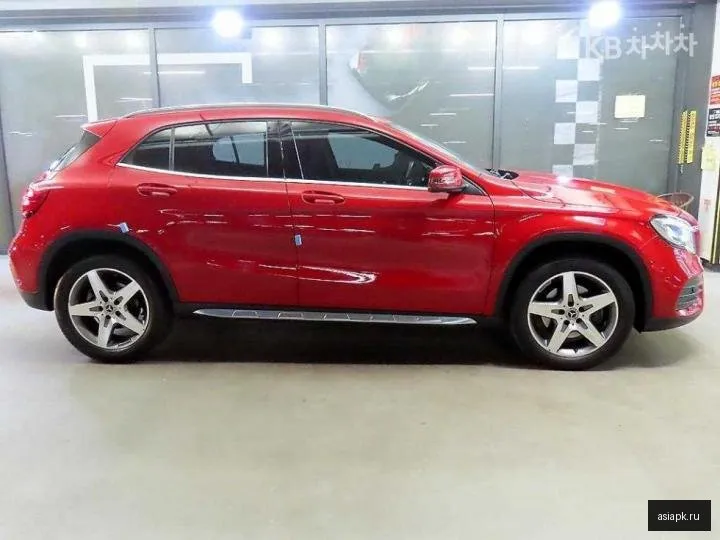 Mercedes-Benz GLA-Class 3