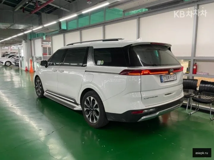 Kia Carnival 4