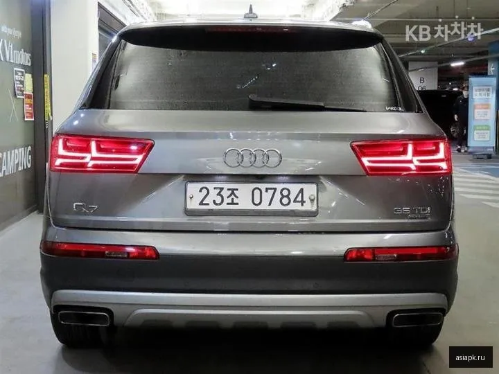 Audi Q7 5