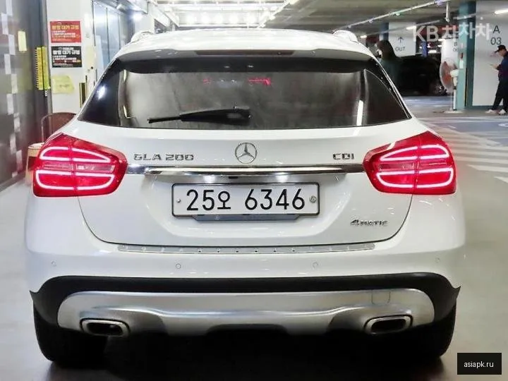 Mercedes-Benz GLA-Class 5
