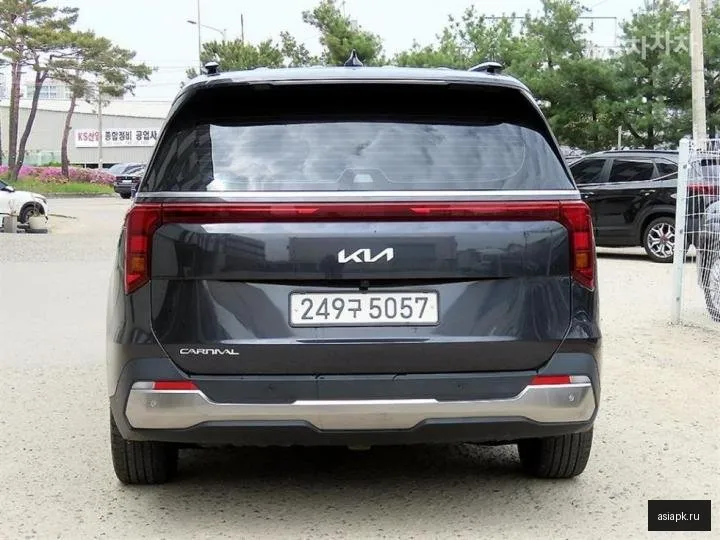 Kia Carnival 4