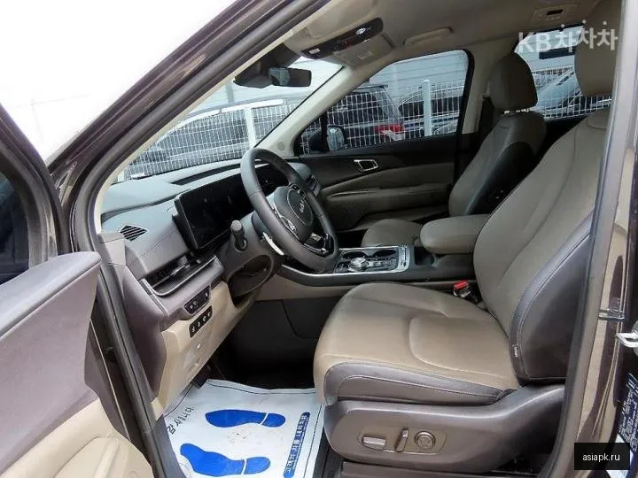 Kia Carnival 5