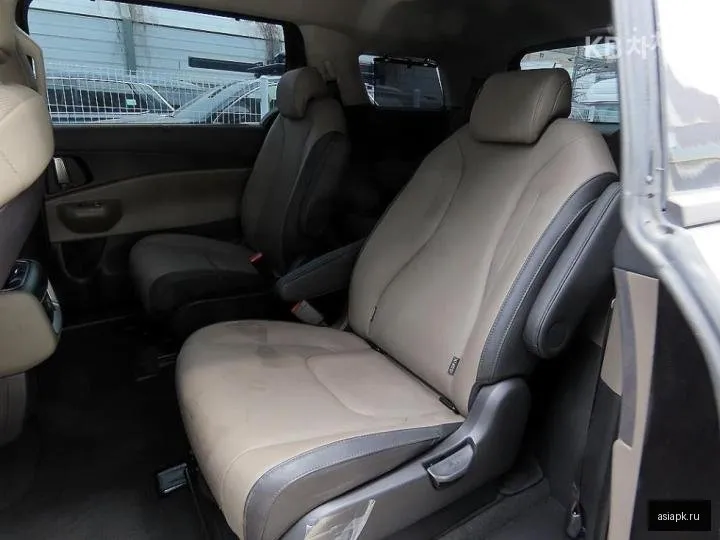 Kia Carnival 6