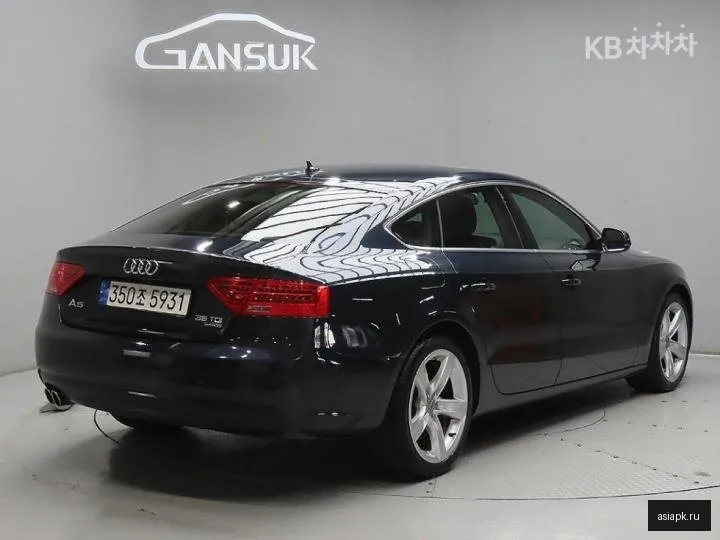 Audi A5 4