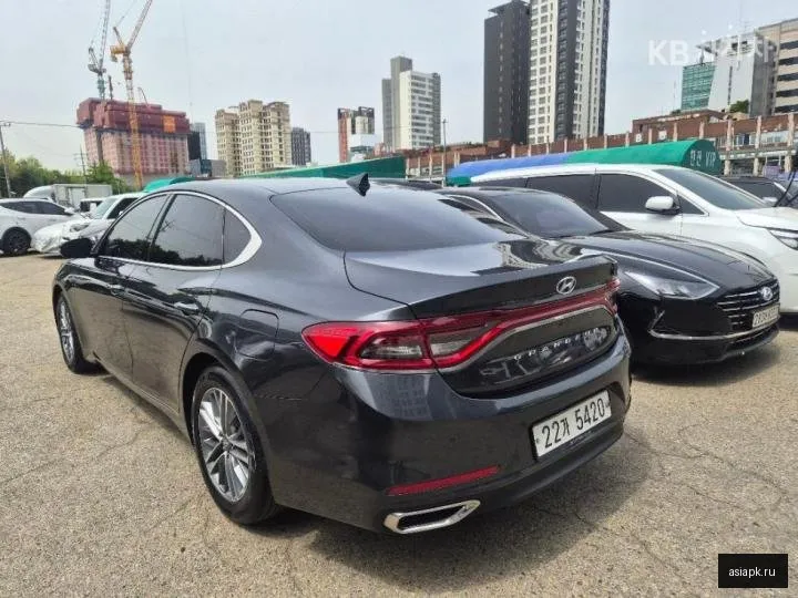 Hyundai Grandeur 4