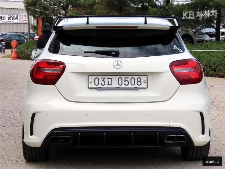 Mercedes-Benz A-Class 4
