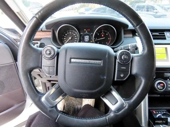 Land Rover Discovery 5