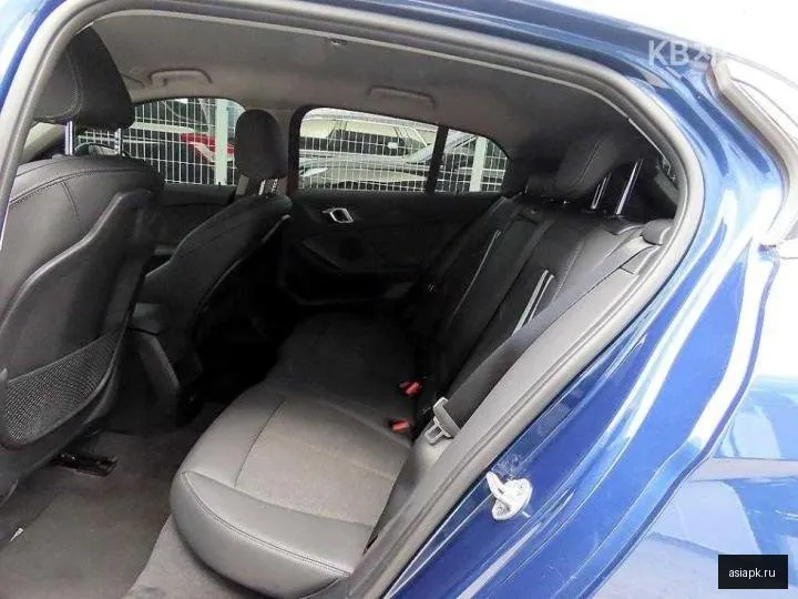 BMW 1-Series 6