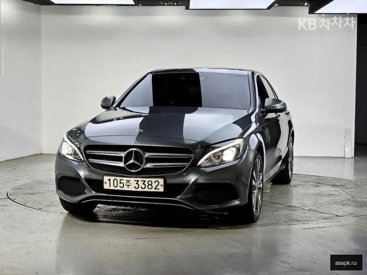 Mercedes-Benz C-Class 2