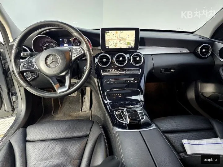 Mercedes-Benz C-Class 5