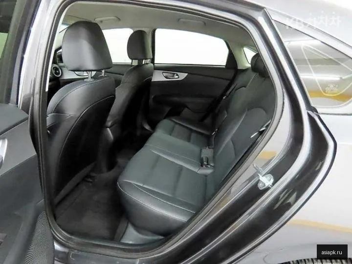 Kia K3 6