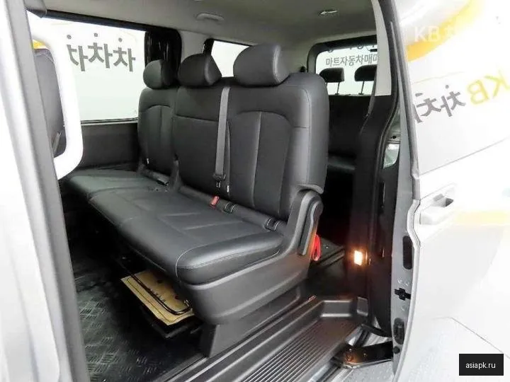 Hyundai Staria 6