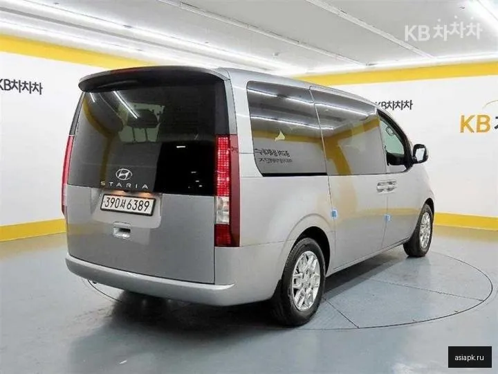 Hyundai Staria 4