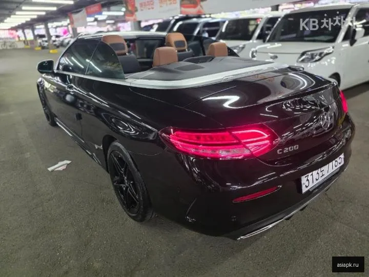 Mercedes-Benz C-Class 4