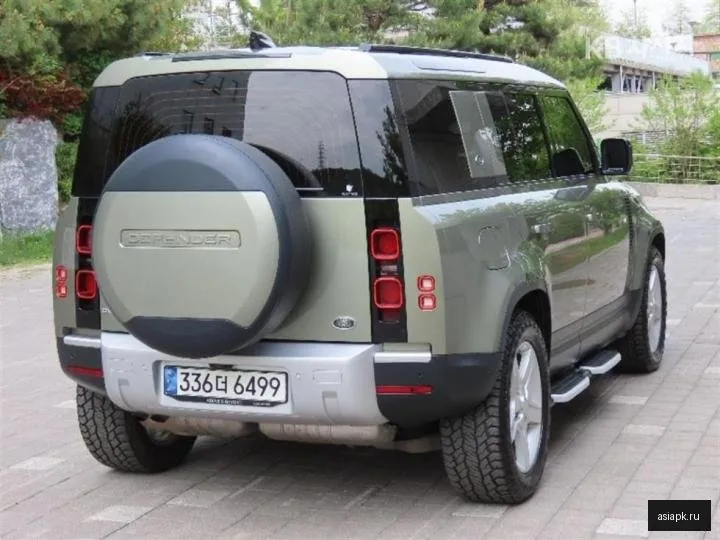 Land Rover Defender 3