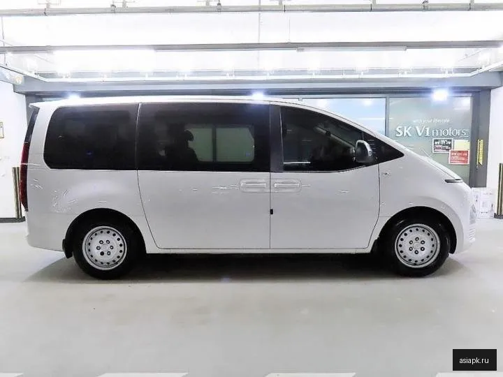 Hyundai Staria 3