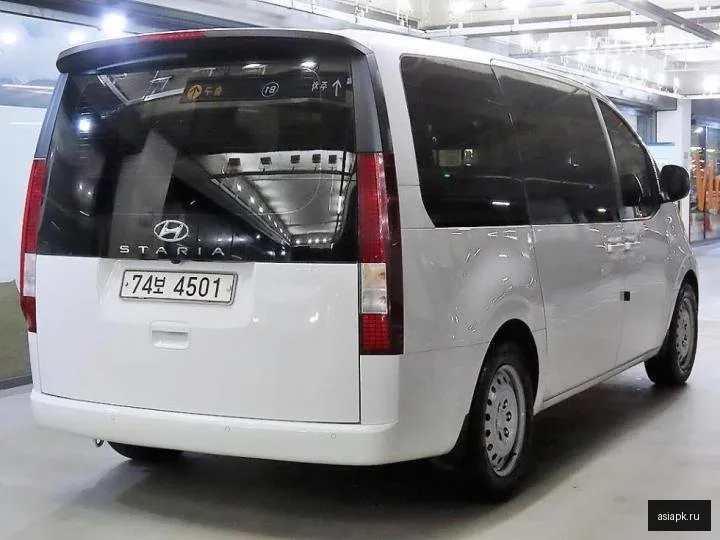 Hyundai Staria 4