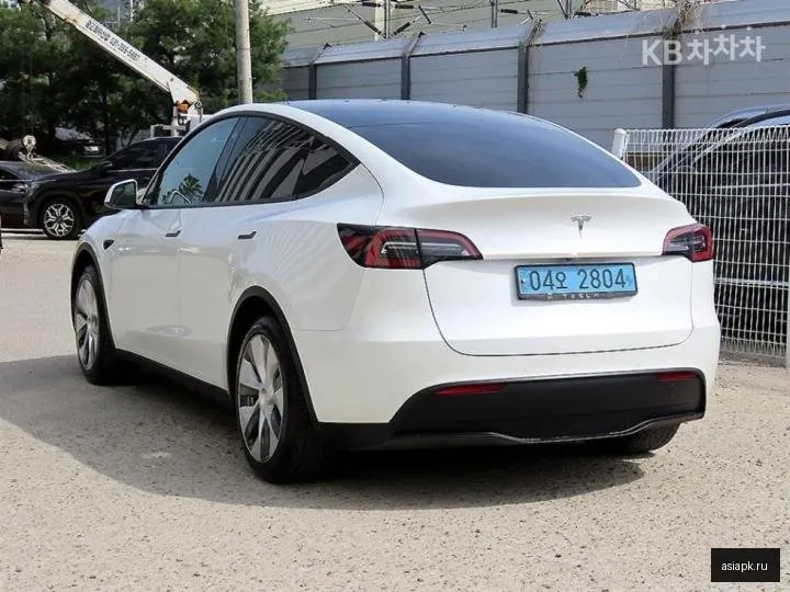 tesla Model Y 3