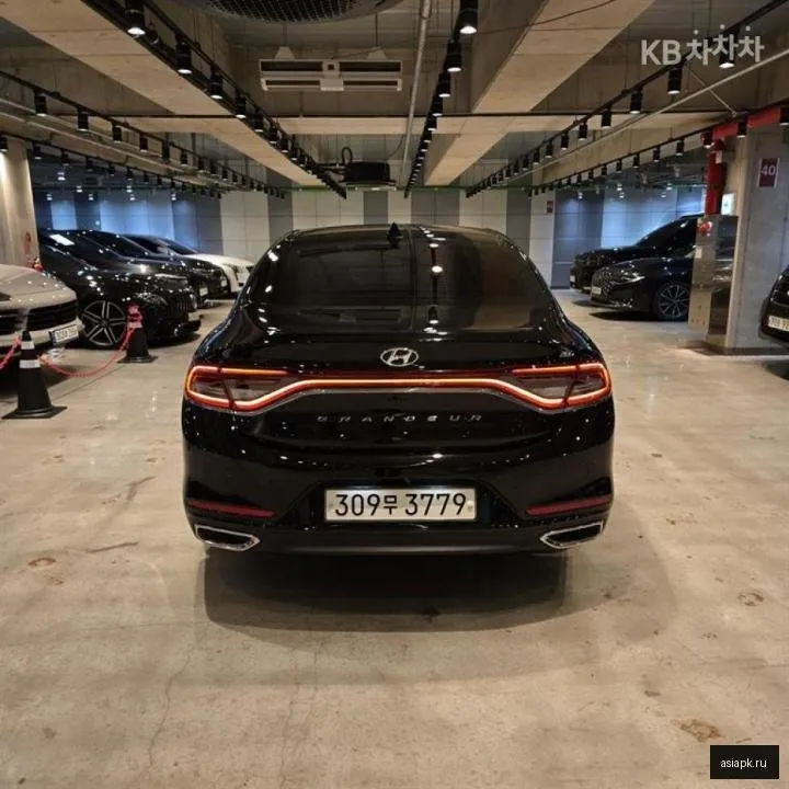 Hyundai Grandeur 4