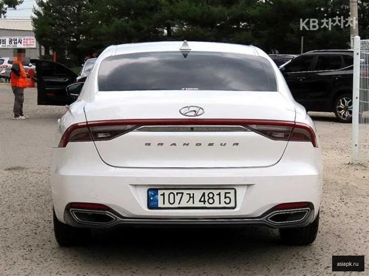Hyundai Grandeur 4