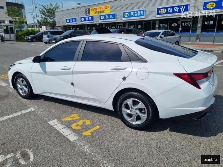 Hyundai Avante 4