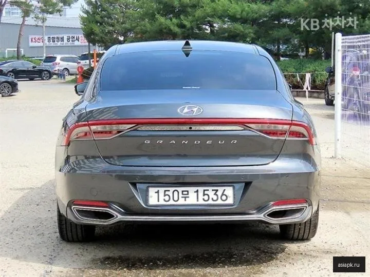 Hyundai Grandeur 4