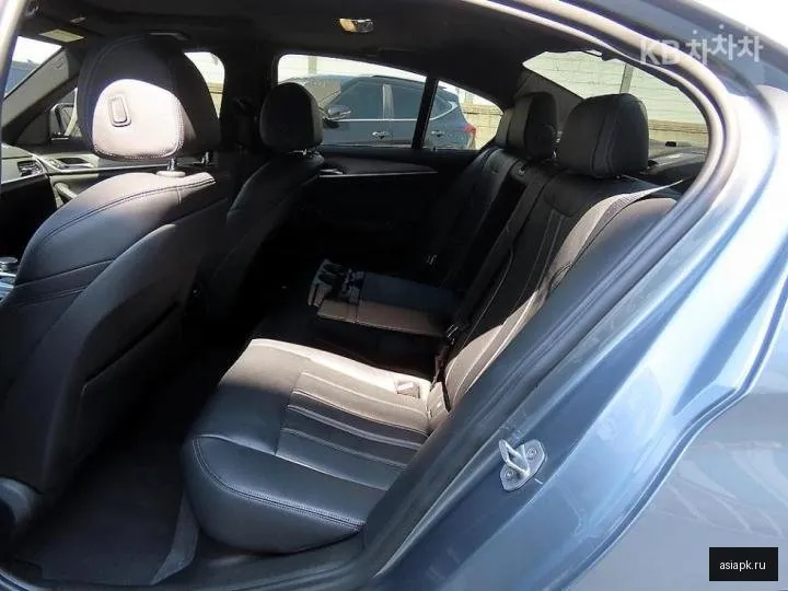 BMW 5-Series 6